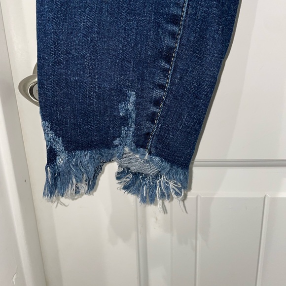 Beautiful KanCan Dark Denim Jeans - Picture 3 of 5